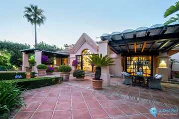 3 bedroom House for Sale in Sierra Blanca-48280