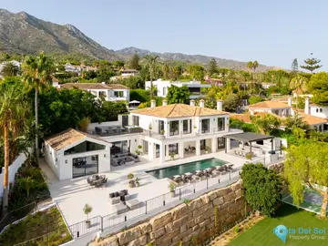 5 bedroom House for Sale in The Golden Mile