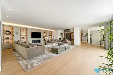 5 bedroom House for Sale in The Golden Mile-48307