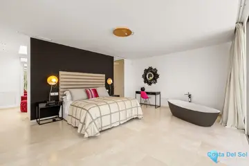 7 bedroom House for Sale in Nueva Andalucía-48379