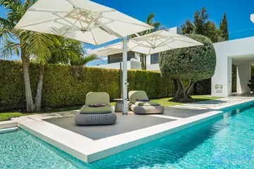 5 bedroom House for Sale in The Golden Mile-48388