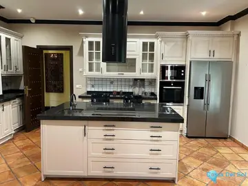 6 bedroom House for Sale in Sierra Blanca-48486