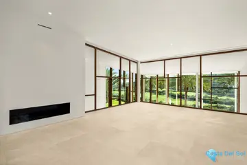 6 bedroom House for Sale in Casares-48545