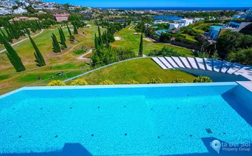 6 bedroom House for Sale in Los Flamingos-48818