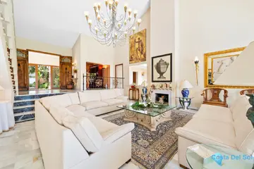 6 bedroom House for Sale in Estepona-48860