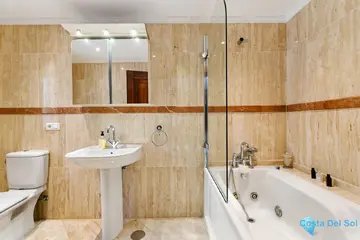 4 bedroom House for Sale in Estepona-48886