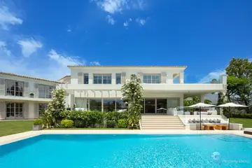 6 bedroom House for Sale in Nueva Andalucía-48895