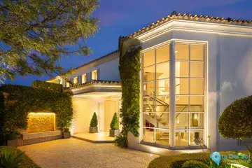 6 bedroom House for Sale in Aloha-48907