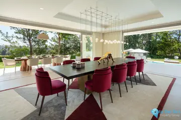 6 bedroom House for Sale in Aloha-48909