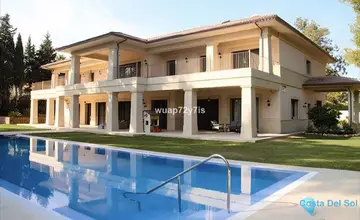 6 bedroom House for Sale in Guadalmina Baja