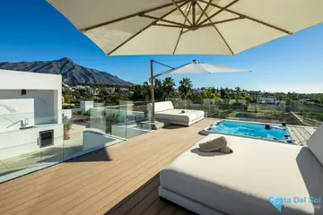 6 bedroom House for Sale in Nueva Andalucía-49032