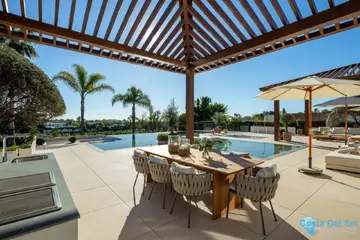 6 bedroom House for Sale in Nueva Andalucía-49033
