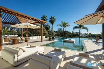 6 bedroom House for Sale in Nueva Andalucía-49036