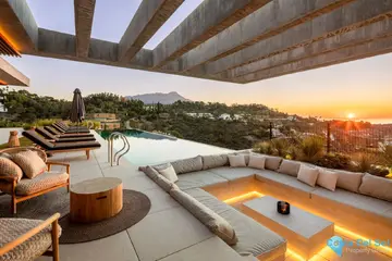 6 bedroom House for Sale in El Madroñal-49075