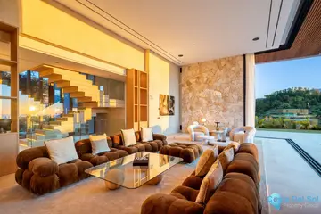 6 bedroom House for Sale in El Madroñal-49077