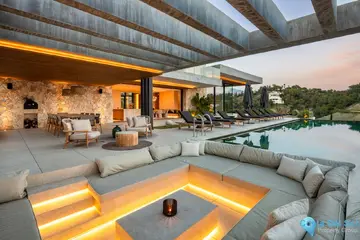 6 bedroom House for Sale in El Madroñal-49080