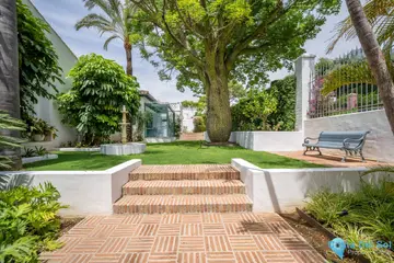 6 bedroom House for Sale in Sierra Blanca-49143