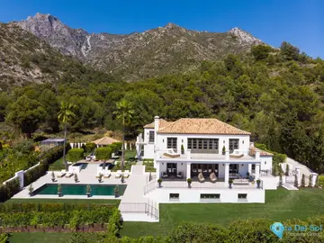 6 bedroom House for Sale in Sierra Blanca-49159