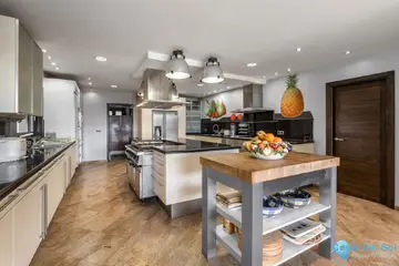 8 bedroom House for Sale in Estepona-49307