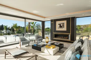 5 bedroom House for Sale in The Golden Mile-49322
