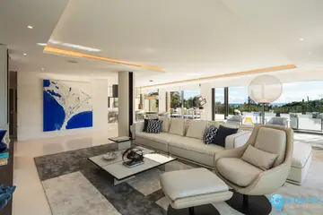5 bedroom House for Sale in The Golden Mile-49326