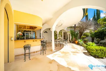 14 bedroom House for Sale in The Golden Mile-49461