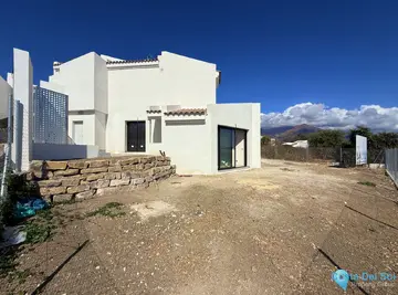2 bedroom House for Sale in Estepona
