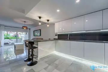 3 bedroom Apartment for Sale in Sierra Blanca-101852