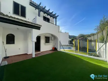 3 bedroom House for Sale in Manilva