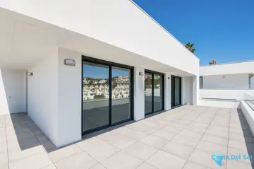 4 bedroom House for Sale in La Duquesa-53206