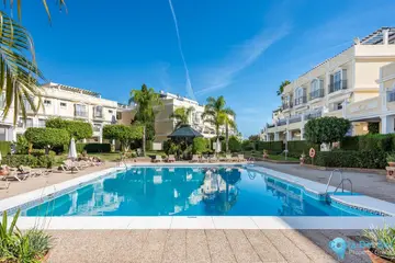 4 bedroom House for Sale in Nueva Andalucía