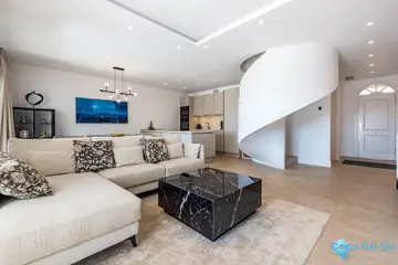 4 bedroom House for Sale in Nueva Andalucía-53844