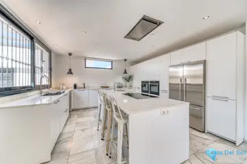 6 bedroom House for Sale in Nueva Andalucía-53876