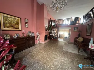 6 bedroom House for Sale in Estepona-11145