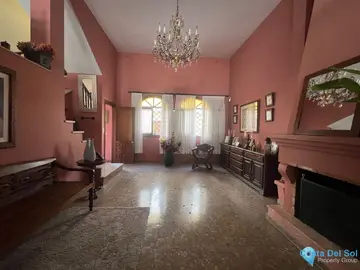 6 bedroom House for Sale in Estepona-11165