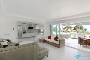 3 bedroom House for Sale in New Golden Mile-54320
