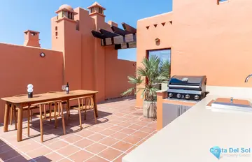 4 bedroom House for Sale in Estepona