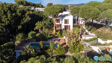 7 bedroom House for Sale in Elviria