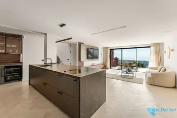 4 bedroom Apartment for Sale in La Quinta-54856