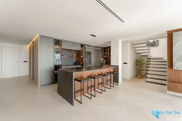 4 bedroom Apartment for Sale in La Quinta-54861