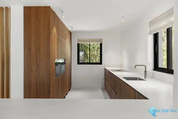 5 bedroom House for Sale in Estepona-54928