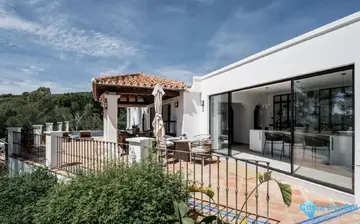 4 bedroom House for Sale in El Madroñal-55060