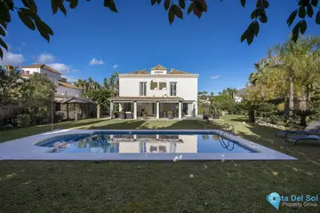 5 bedroom House for Sale in Nueva Andalucía-55085