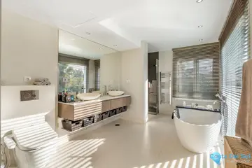 4 bedroom House for Sale in Nueva Andalucía-55154
