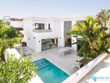 5 bedroom House for Sale in The Golden Mile