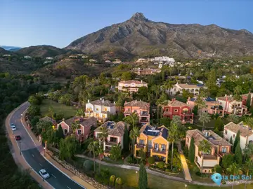 5 bedroom House for Sale in New Golden Mile-55370