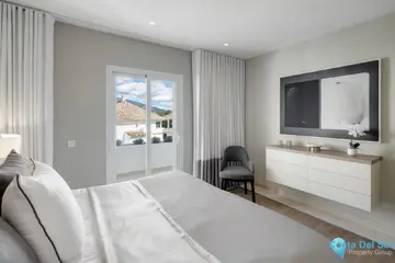 3 bedroom Apartment for Sale in The Golden Mile-55523