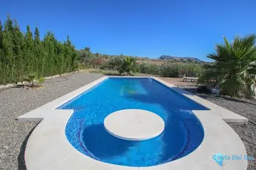 3 bedroom House for Sale in Pizarra
