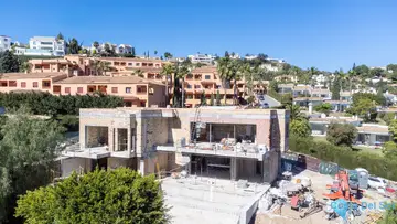 5 bedroom House for Sale in El Paraiso-55570