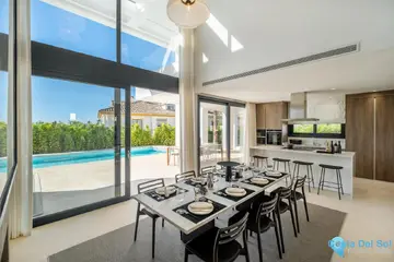 6 bedroom House for Sale in New Golden Mile